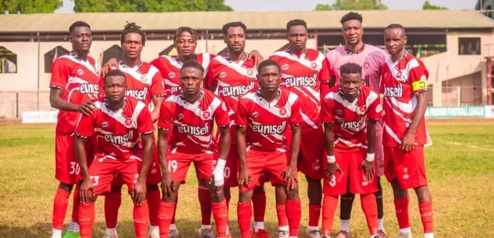 Nasarawa United team posing for a photo
