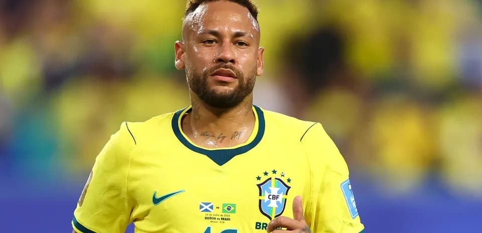 Neymar in Brazil national team jersey during match