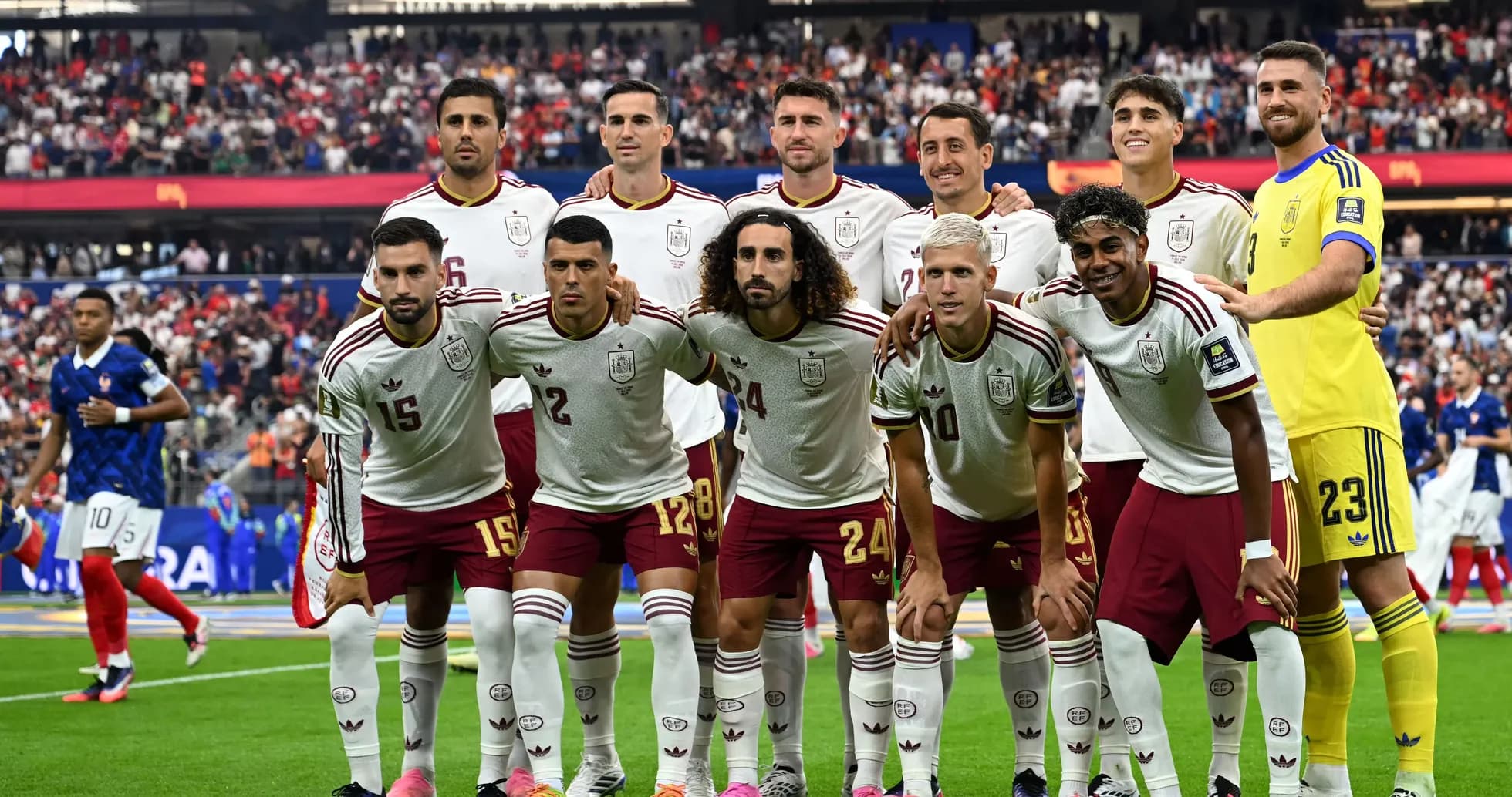 Spain national team posing for group photo before match