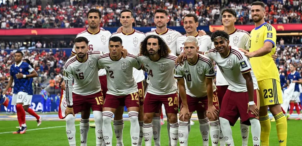 Spain national team posing for group photo before match