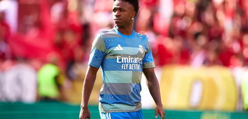 Vinícius Júnior walking on the pitch during match