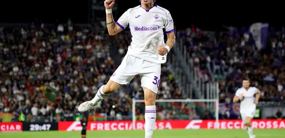 Fiorentina player celebrating goal during match