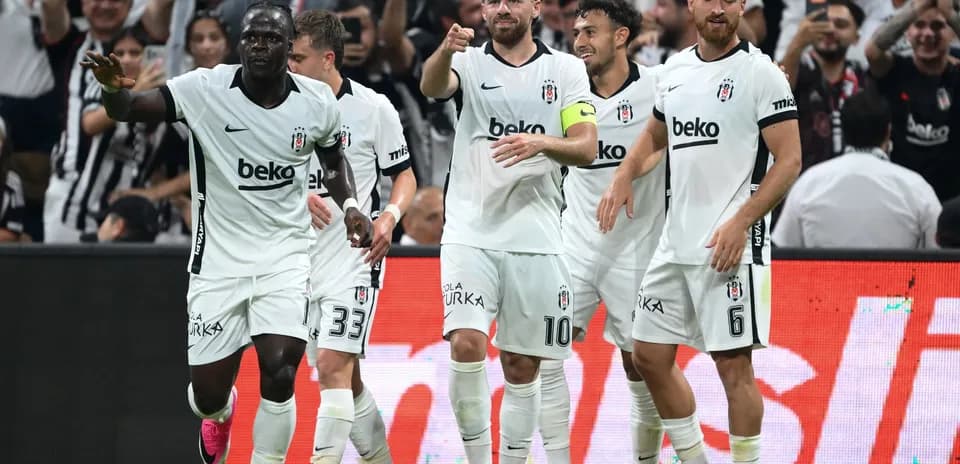 Beşiktaş players celebrating a goal during match