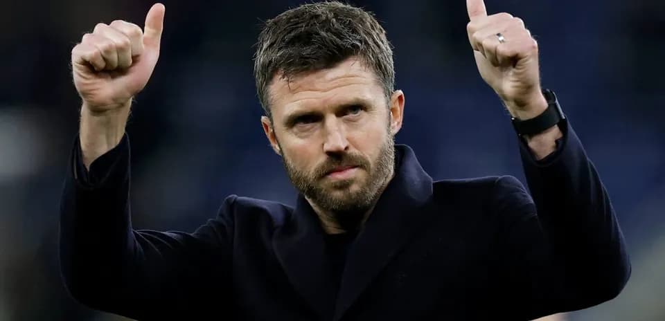 Man gesturing thumbs up after match