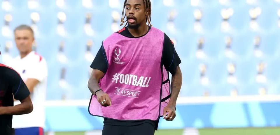 Player warming up in training bib before match