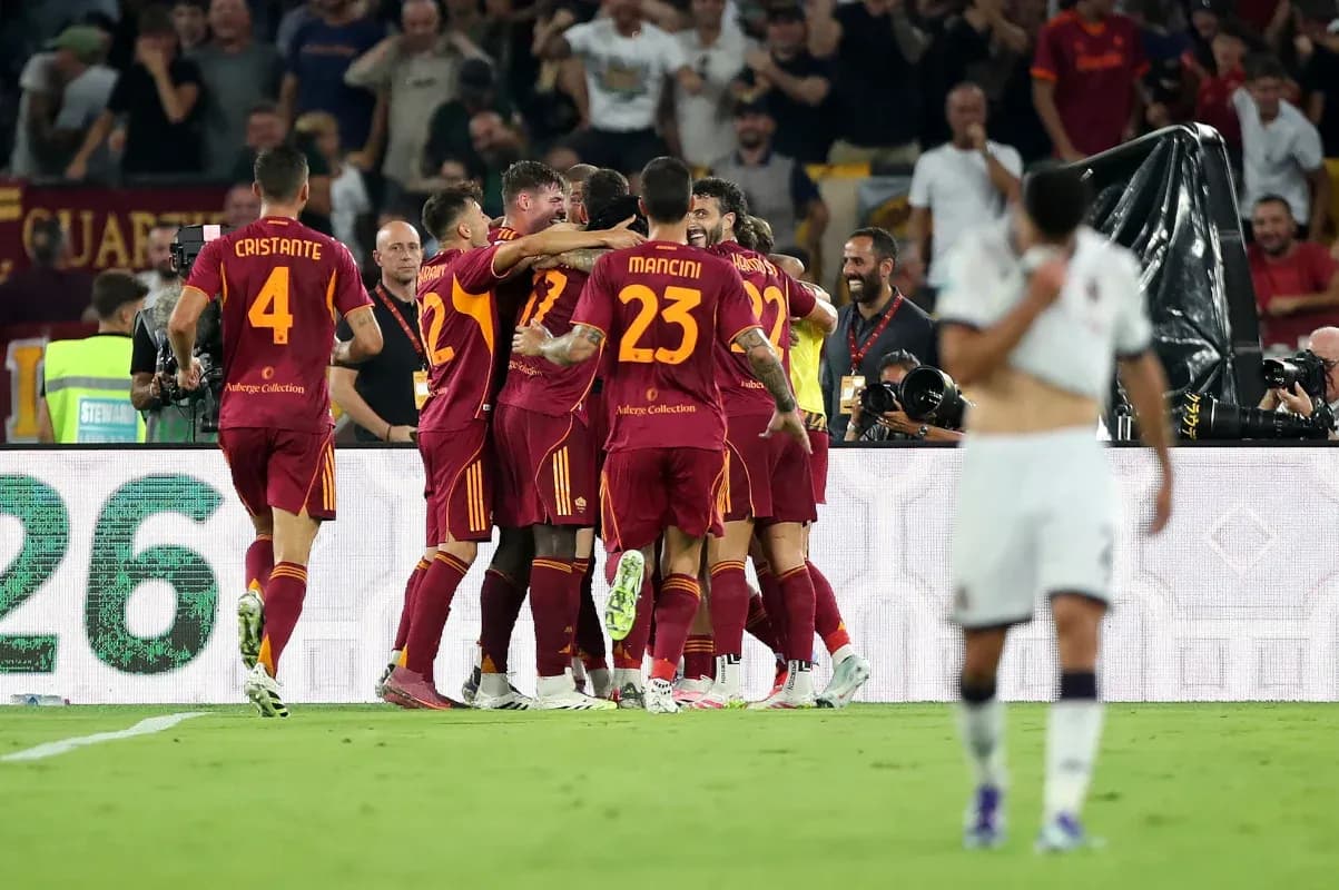 AS Roma players celebrating a goal