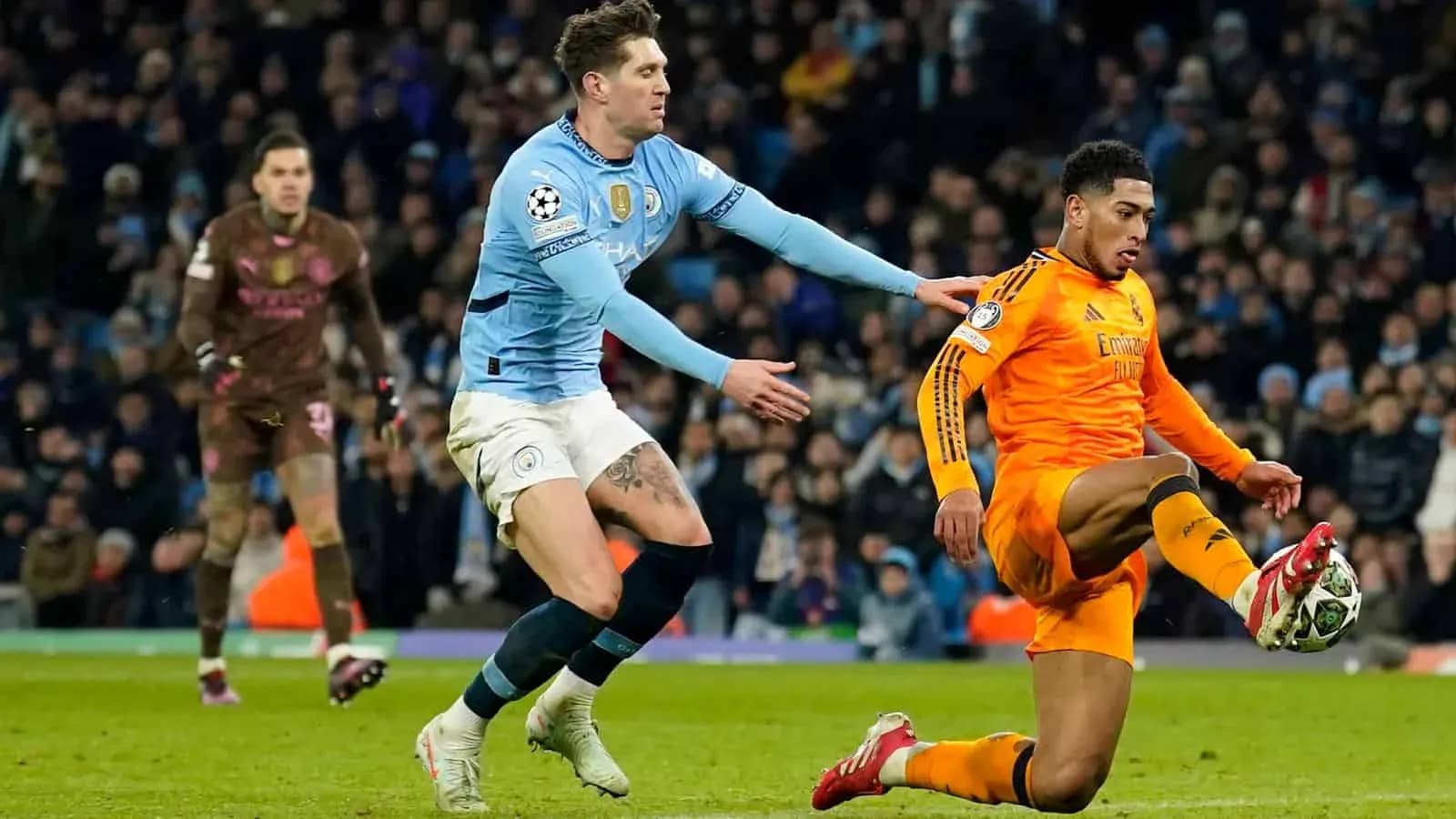 Manchester City player challenges Real Madrid opponent