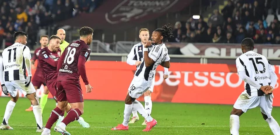 Torino and Juventus players in Serie A match