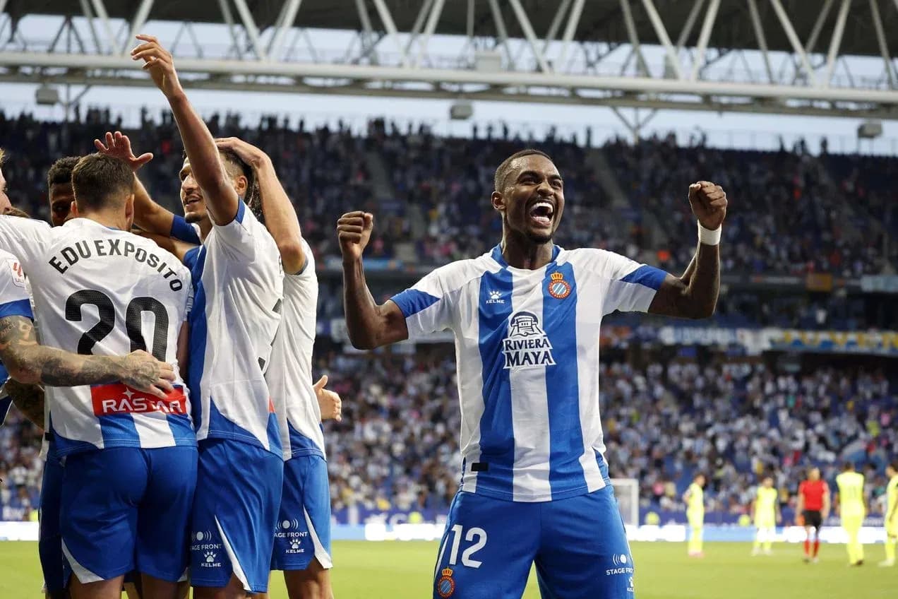 Espanyol players celebrating a goal