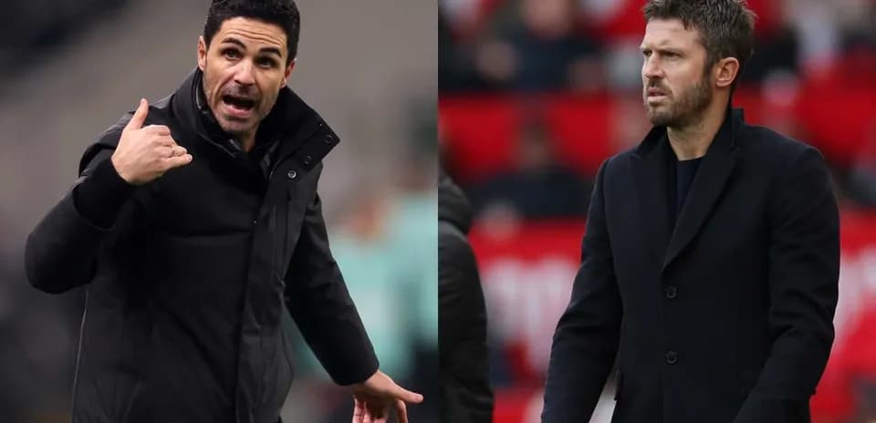 Two football managers directing their teams during match