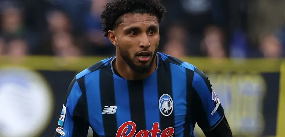 Player wearing Atalanta jersey during match