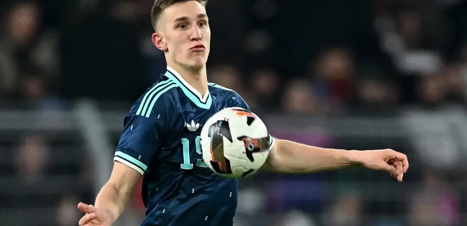 Player throwing the ball during a match