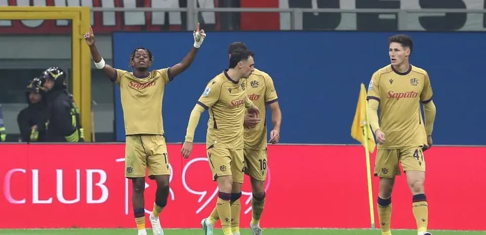 Bologna players celebrating a goal during match