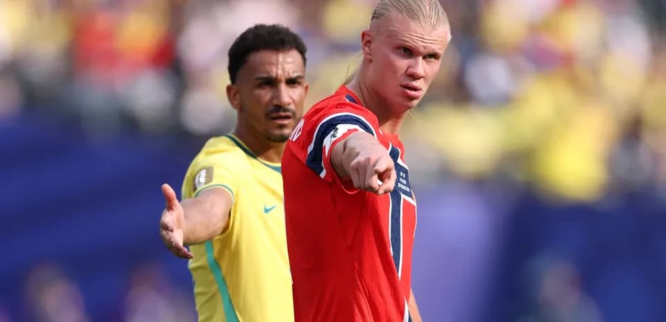 Players from Norway and Brazil during match interaction