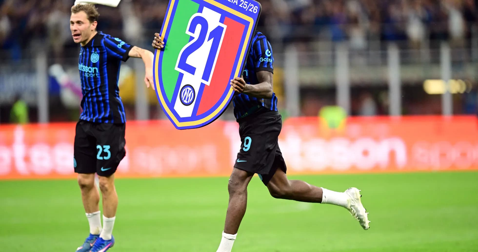 Players celebrating Serie A title with trophy