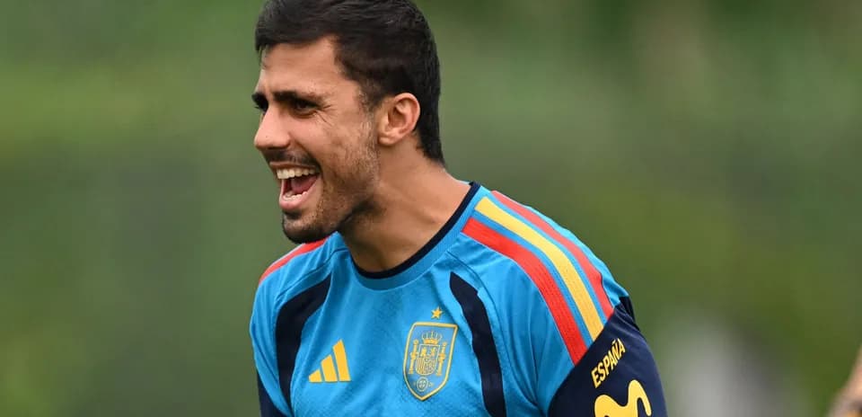Player training and shouting during Spain practice session