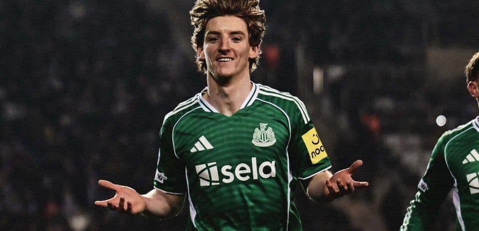 Newcastle Dominates Qarabag in Strategic Battle