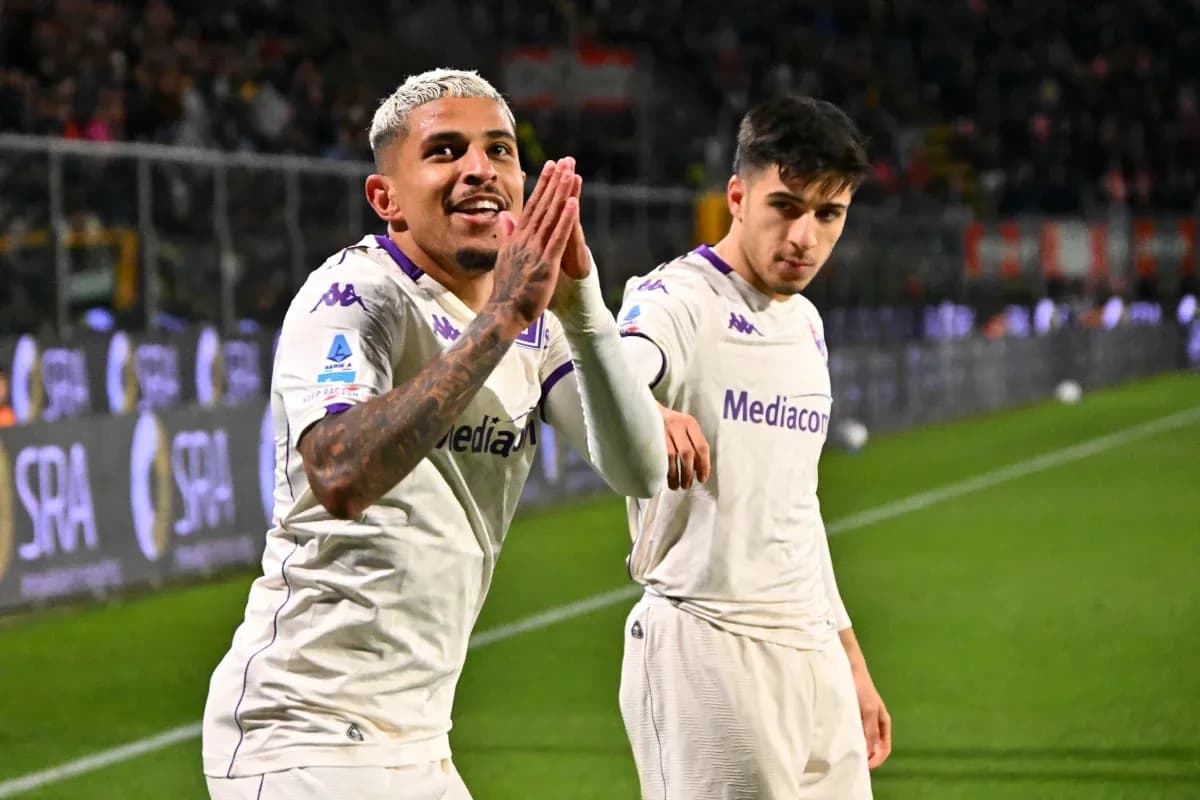 Fiorentina players celebrating during a match