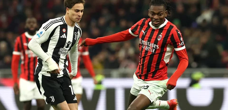 AC Milan player chasing Juventus opponent during match