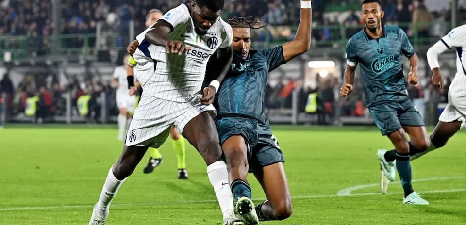 Players competing during Venezia vs Inter match