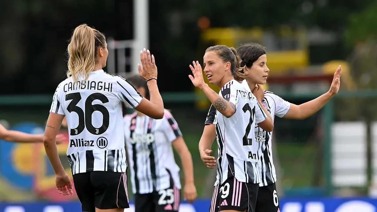 Juventus women celebrating during match