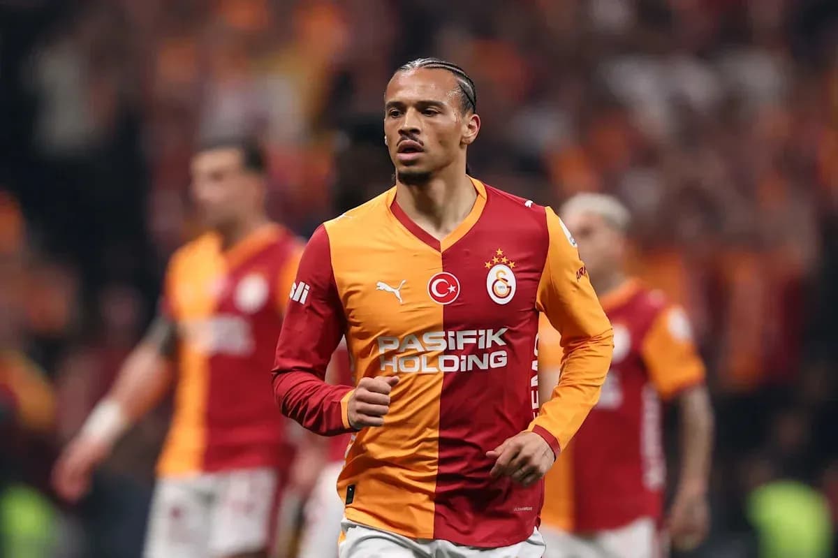 Player in Galatasaray jersey during a match
