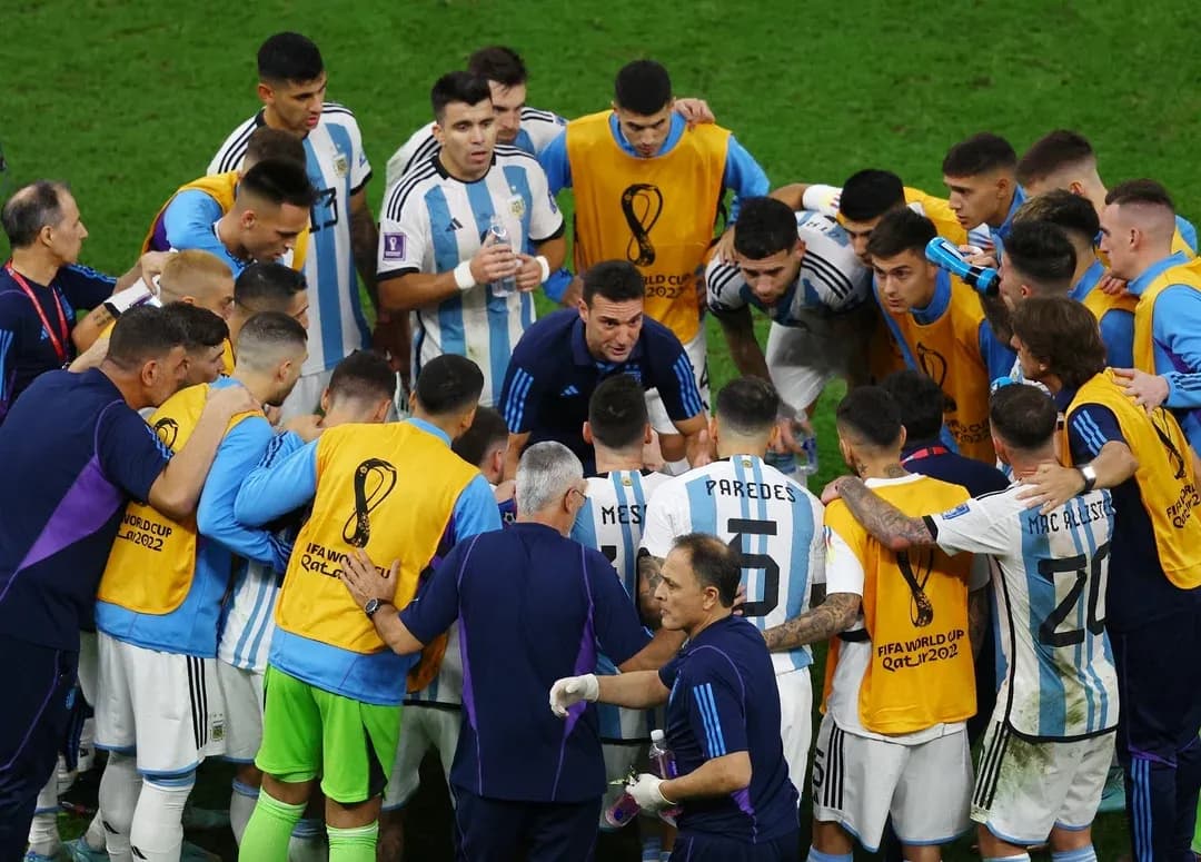 Argentina team huddled during tactical discussion