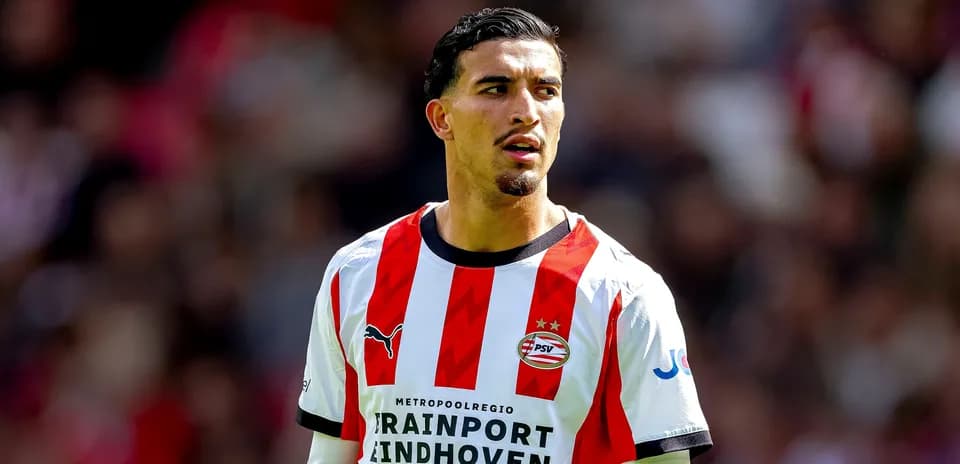 Player wearing PSV Eindhoven jersey on the field