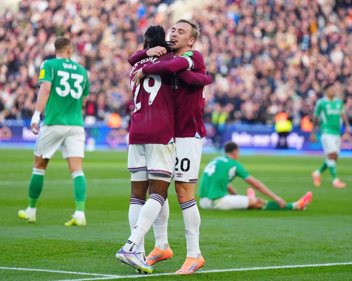 West Ham players celebrating a goal