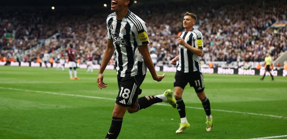 Newcastle player celebrating goal against West Ham