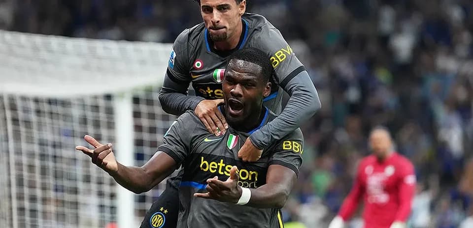 Inter players celebrating a goal during match