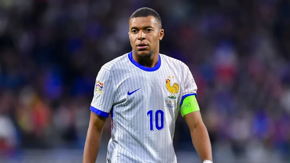 Kylian Mbappé wearing France national team jersey