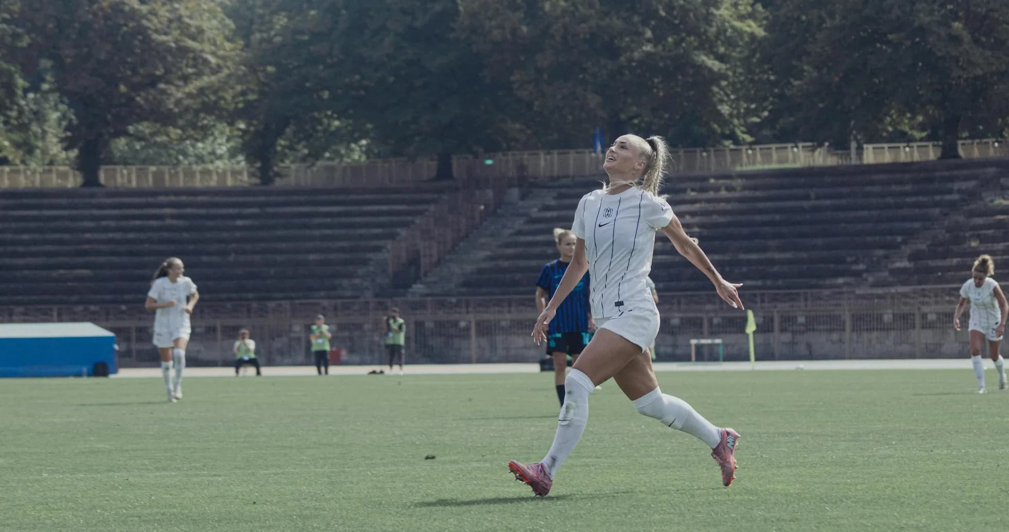 Player celebrating during Como W vs Parma W match