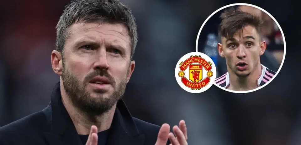 Michael Carrick and player during Manchester United match