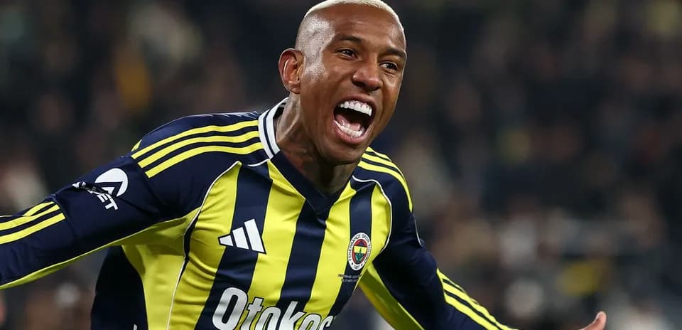 Player celebrating goal in Fenerbahçe jersey