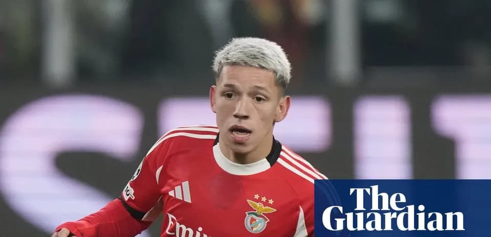Benfica player in red jersey during match