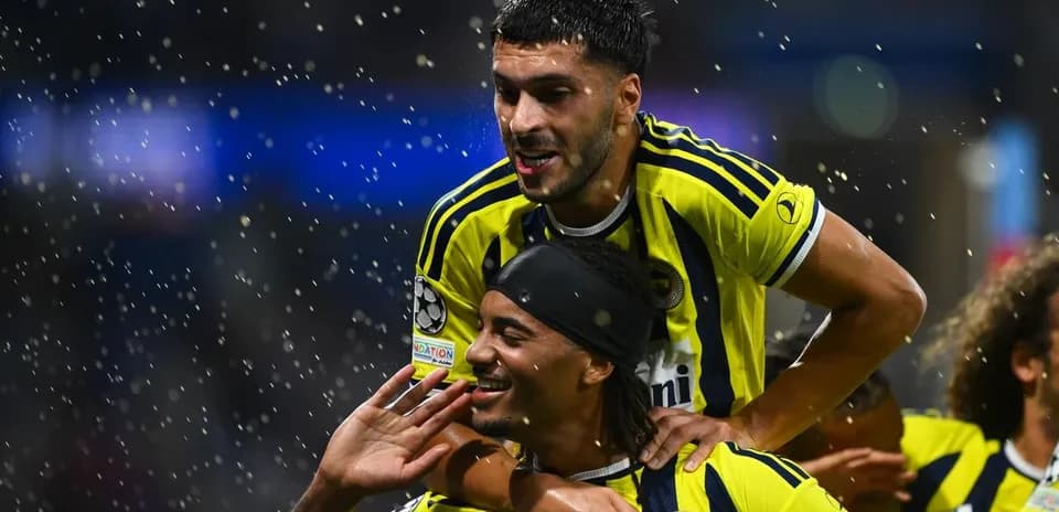 Fenerbahçe players celebrating a goal