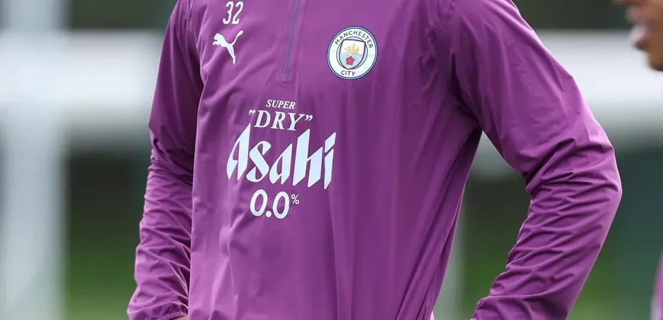 Player in Manchester City training kit during practice
