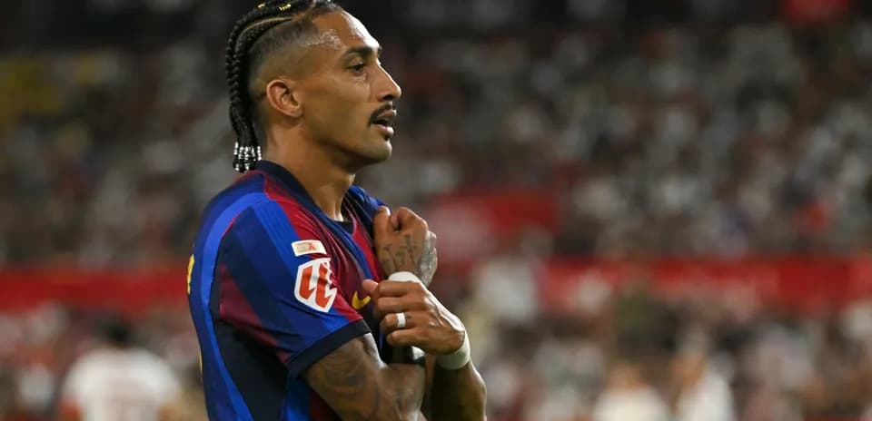 Player in FC Barcelona jersey during match