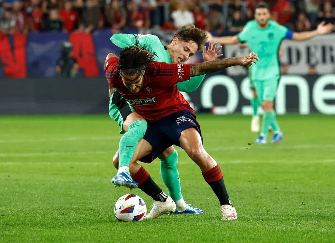 Osasuna player tackled during La Liga match