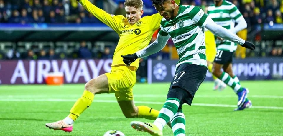 Sporting CP player attempting a shot on goal