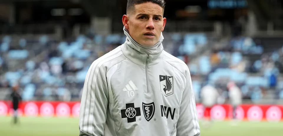 Player in warm-up gear before the match