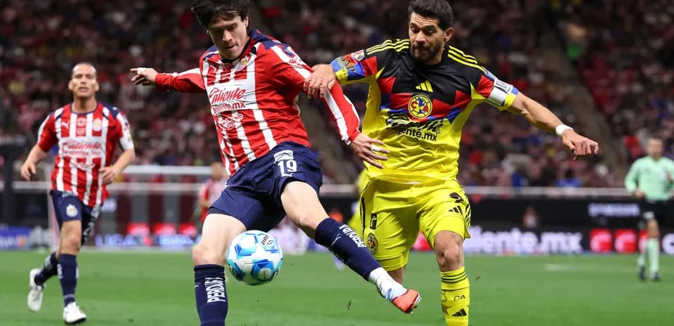 Club America vs Guadalajara Chivas match action