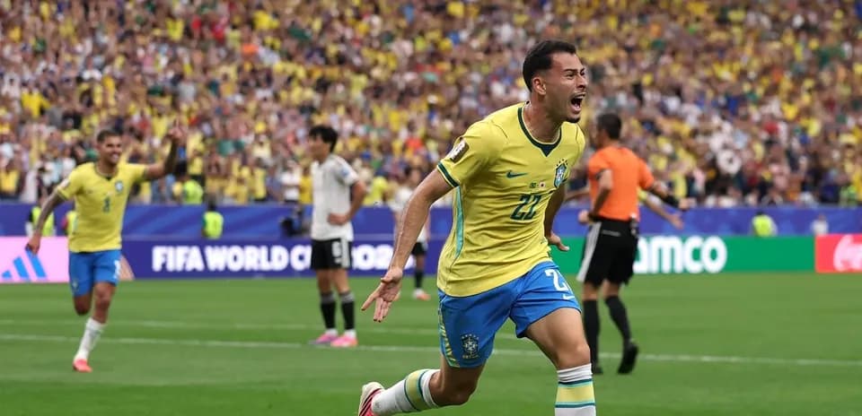 Brazilian player celebrating a goal during match
