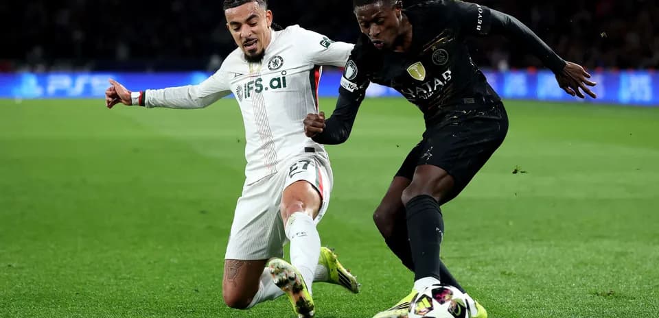 Chelsea player tackles Paris Saint Germain opponent