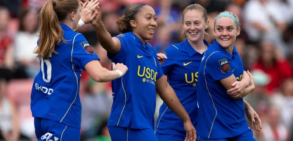 Chelsea Women celebrating a goal