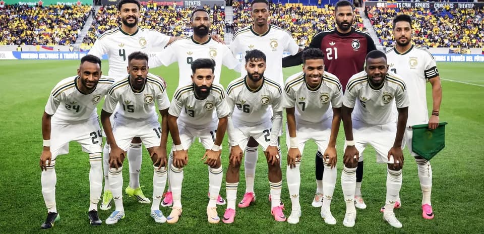 Saudi Arabia national football team posing for photo