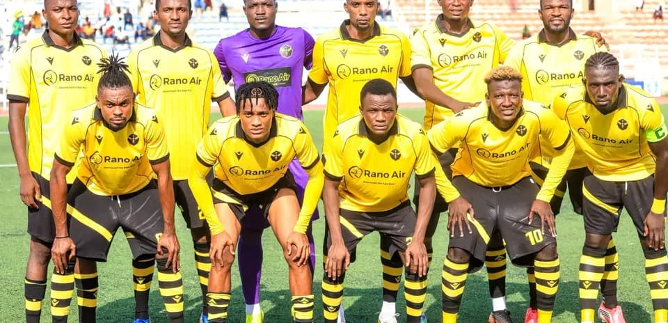 Ranchers Bees team photo before the match