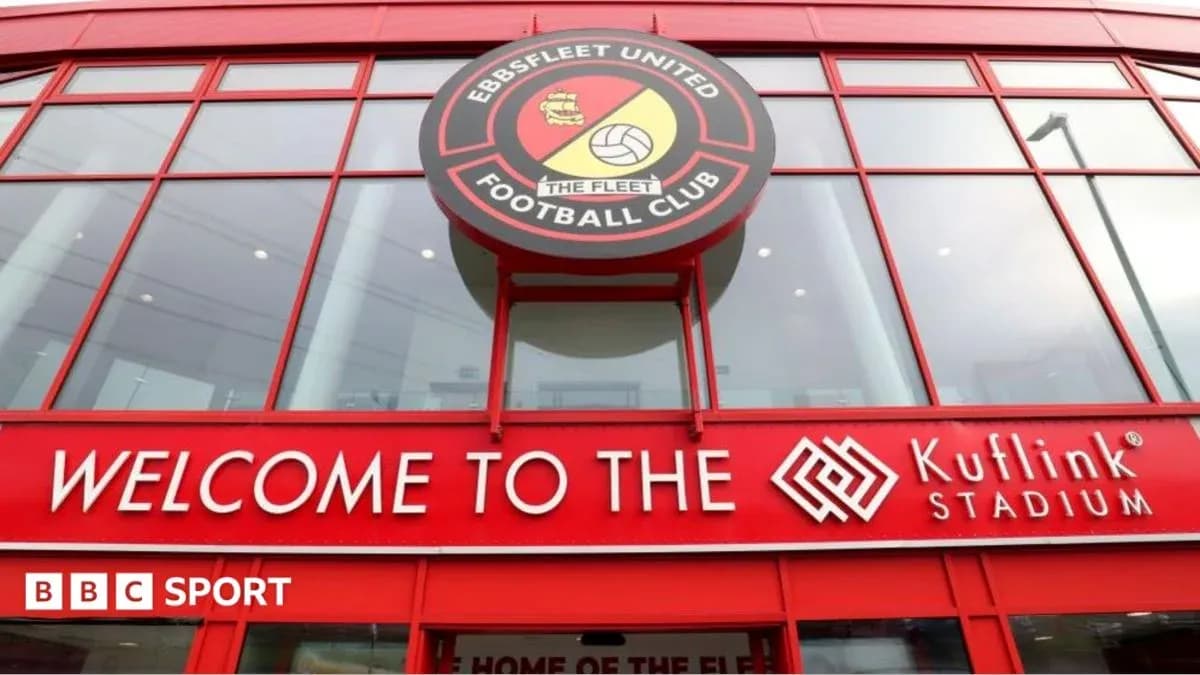 Entrance of Kuflink Stadium with club logo