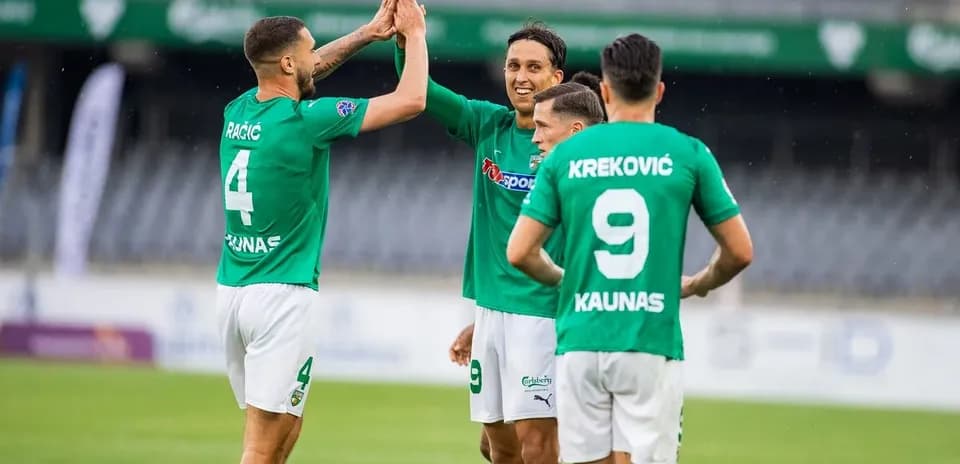 Players celebrating during Kauno Žalgiris match